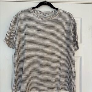 Old Navy Black and White Medium Striped Short Sleeve Tee